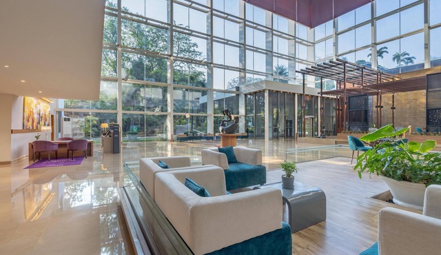 Radisson Blu Plaza Hotel Hyderabad Banjara Hills