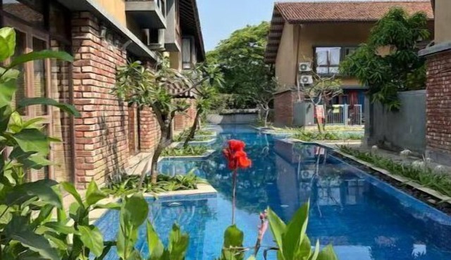 Raichak Elegant Duplex House With A Pool View.