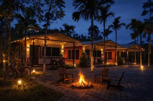 Rainy Cloud Homestay Private Cottages -Pool, Estate, Near to Falls & Safari