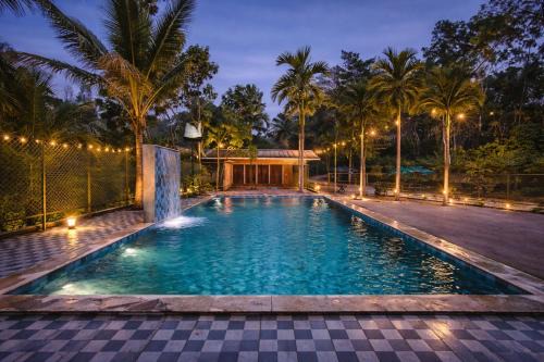 Rainy Cloud Homestay - Pool, Estate, Home Food, Near to Falls & Safari