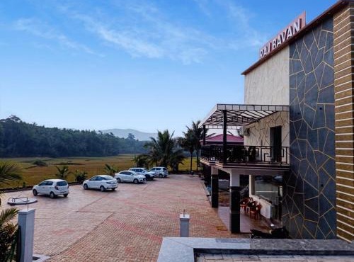 Raj Bavan Resort
