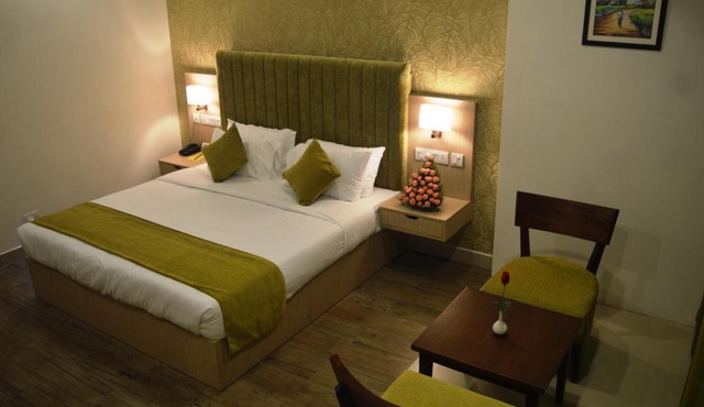 Raj Riveria Hotel
