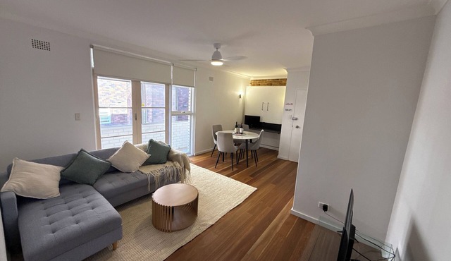 Randwick Luxury 2 Bed Apt & Study Area