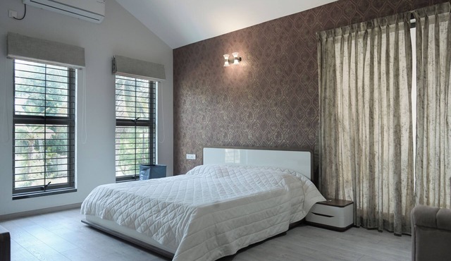 Rare Aura Villa Luxury 4BR Pool Stay Near Airport