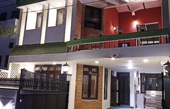 Red Beryl Home Stay