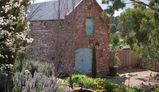 Red Brick Barn - located at Castlemaine in Chewton