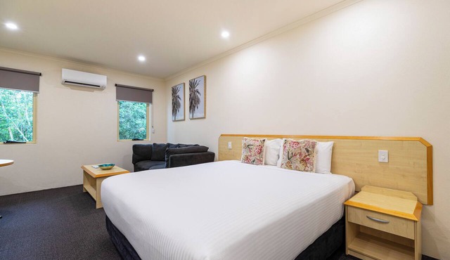 Red Bridge Motor Inn in Woombye