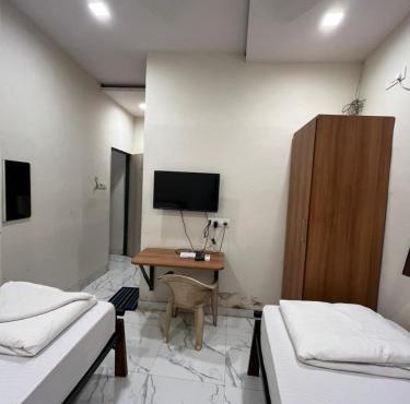 Red House Hostels - POWAI HOSTELS GROUPS