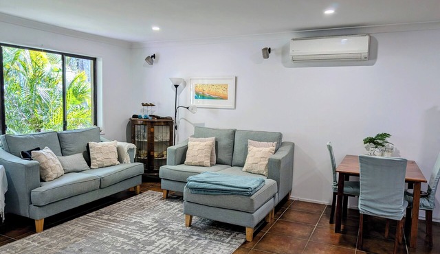 Relax and unwind in natural setting near Terrigal lagoon & beach