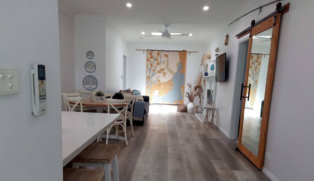 Relax Central Coast 3-Bed Haven Eleusis by the Bay in Central Coast
