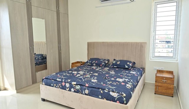Relax with family at Charming 2bedroom apartmnt with WiFi AC in wonderful Mysore