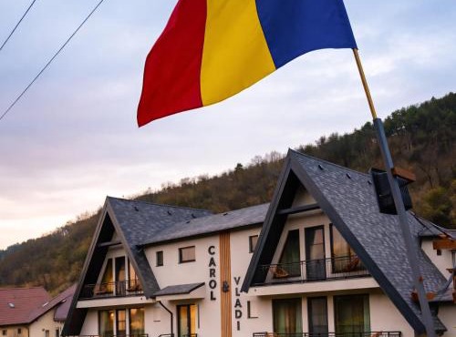 Residence by Carol&Vladi