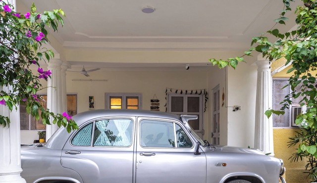 Restored Heritage Villa | Vintage Car Ride | Prime Rajpur - Dehradun