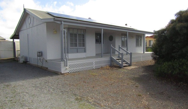 Retirement in Whiting ~ Dog Friendly, Short Walk to Beach in Port Julia