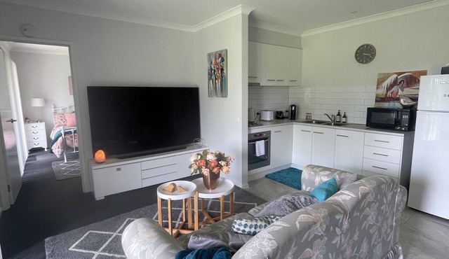 River Gardens Axedale Pet Friendly B&B Farm Stay - Self Contained Unit in Axedale