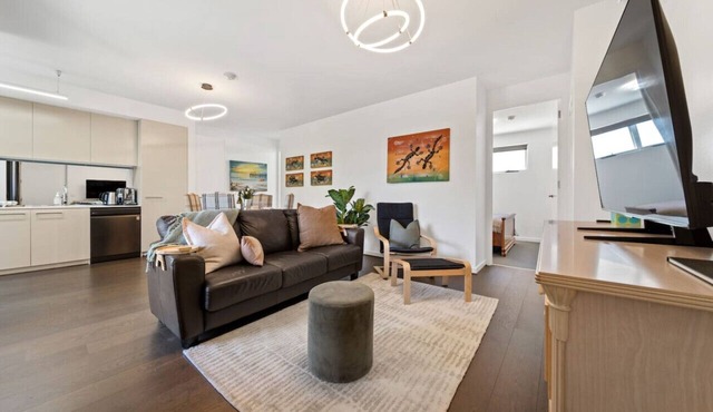 River Torrens Retreat—Between the CBD & Parklands in Gilberton