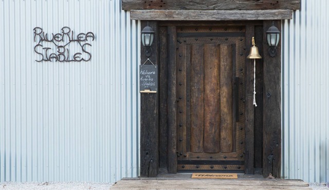 Riverlea Stables-charm and style awaits in Apple Tree Flat