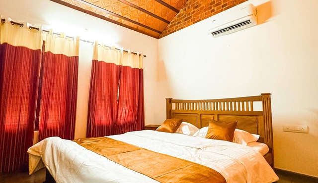 Riverside Inn villa - 2BHK Private Riverfront Villa