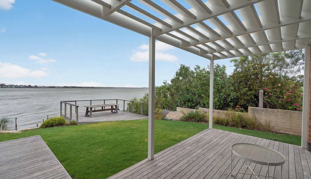 Riverside Retreat - Waterfront - Hindmarsh Island in Hindmarsh Island