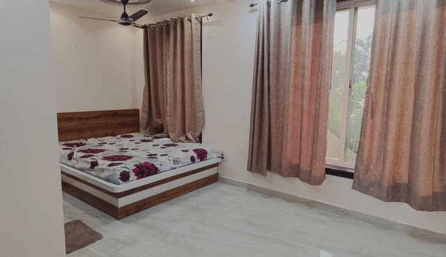 Romantic fully furnished villa w/swimming pool — 20 min from the Kalyan City, MH