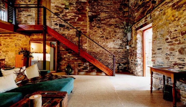Romantic Loft Stays - Adelaide Hills - Randell's Mill - Tuscan Rustic in Gumeracha