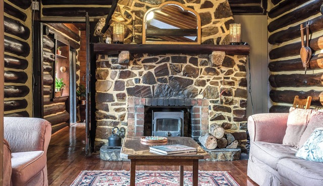 Romantic Retreat in the Dandenong Mountains with amazing city views in Kalorama