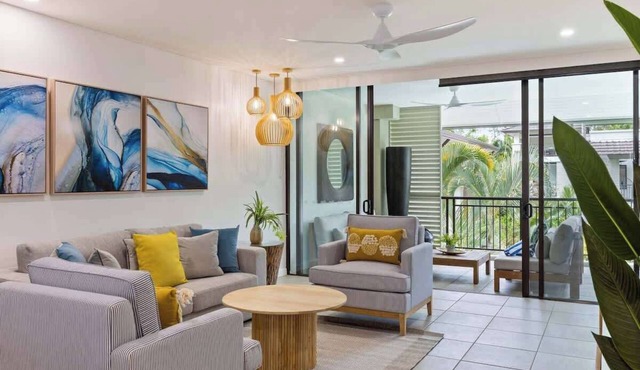 Rooftop Resort Oasis at Temple with Spa in Craiglie