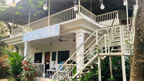 Rootsvilla- Community Living and Experiential Stays