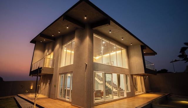Rosemary Villa, Igatpuri by Ebony Stays: Luxurious 5 BHK Villa with Pool & Views