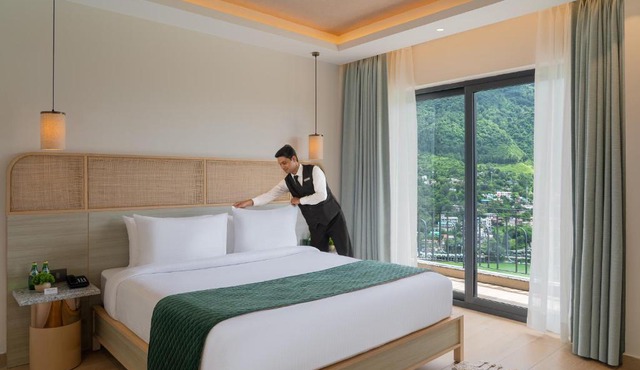Rosewood Retreat Bhimtal - Luxury Lake View Resort on Bhimtal Lake