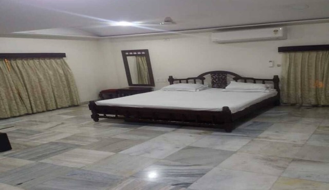 Rosewood Villa A Spacious 5-bedroom villa in delightful Vijayawada