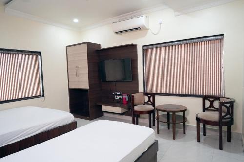 Roy and Roy Guest House
