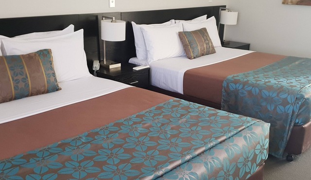 Royal Motel Miles in Miles