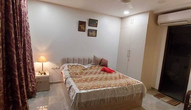 Royal Nest Premium - Amanora Park Town