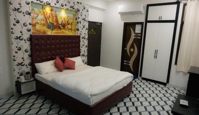 S N Villa