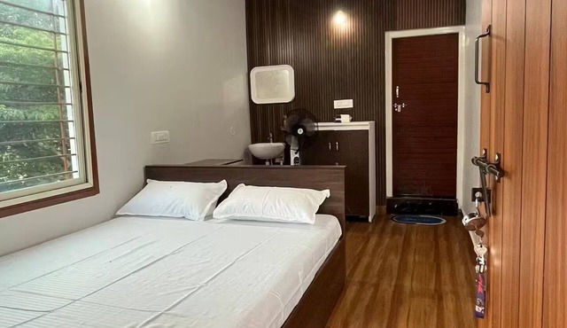 S R Retreat – 1 BR Apt 2