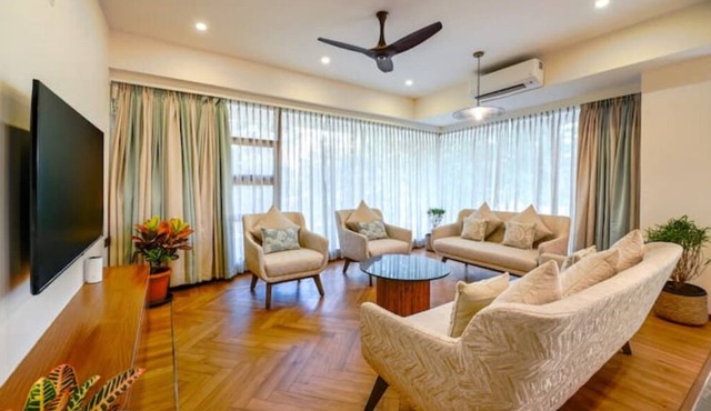 Saavi Luxe - Near UB City