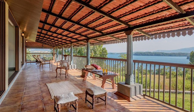 SaffronStays Anantham - 3BR Pet-Friendly Kerala-Style Lakefront Villa with Verandah & Views in Nethersole Dam