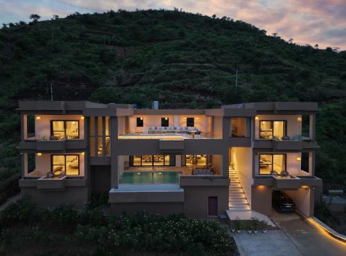 SaffronStays Aurum Villa, Moringa Valley - 3BR hilltop villa with Aravalli views, bonfire & trails near Lake Pichola
