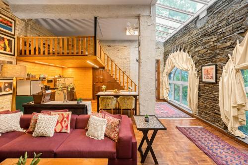 SaffronStays Ekam Walnut Suite, Chail