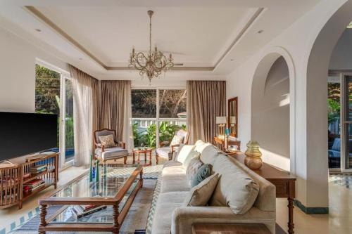 SaffronStays House of Arches