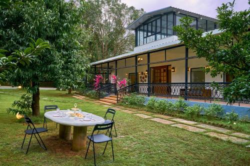 SaffronStays Ira - 3BR vegetarian pet-friendly villa with pool, gazebo & terrace glasshouse in Karjat