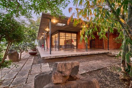 SaffronStays Zen, Igatpuri - lake-view villa with indoor and outdoor games