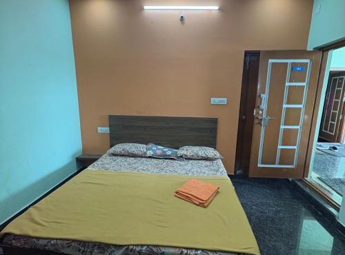 Sahara penthouse family, Stay
