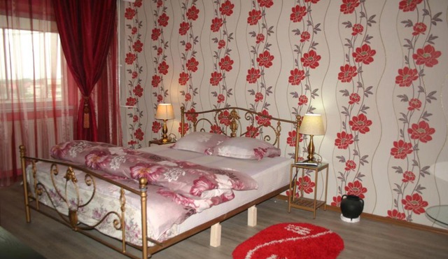 Salonul Rosu