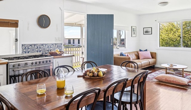 Salt Shack - Classic Angourie Beach Cottage Steps from Spooky Beach - Holiday Yamba in Angourie