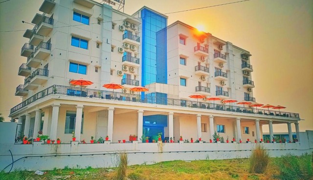 Sambhabana Hotel & Suites