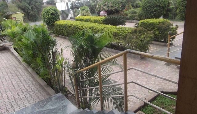 Samruddhi and Shree Inn Lodge