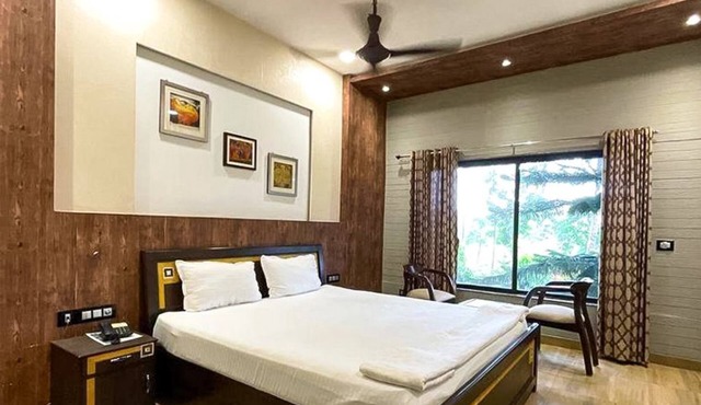 Saraswatipur Tea resort