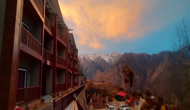 Satopanth The Auli Resort